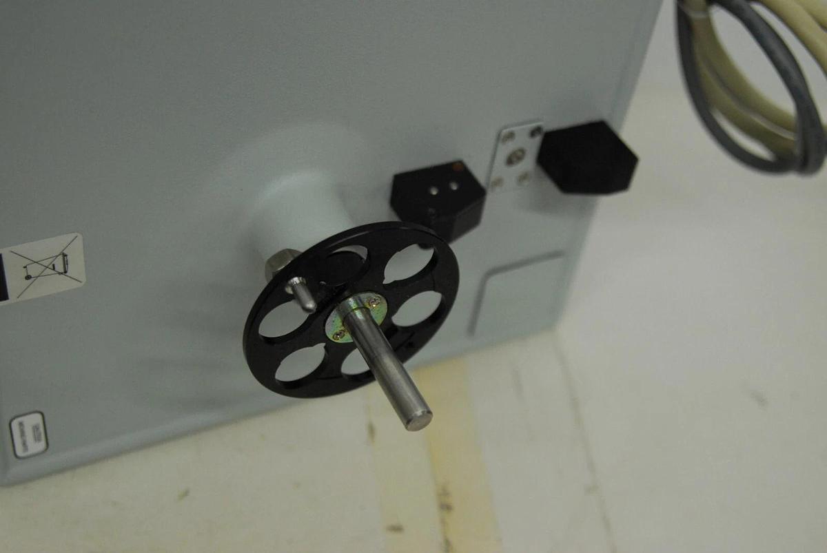 Used Becton Dickinson FACS Loader 02-61590-01 W/ Cover (FACSCalibur)