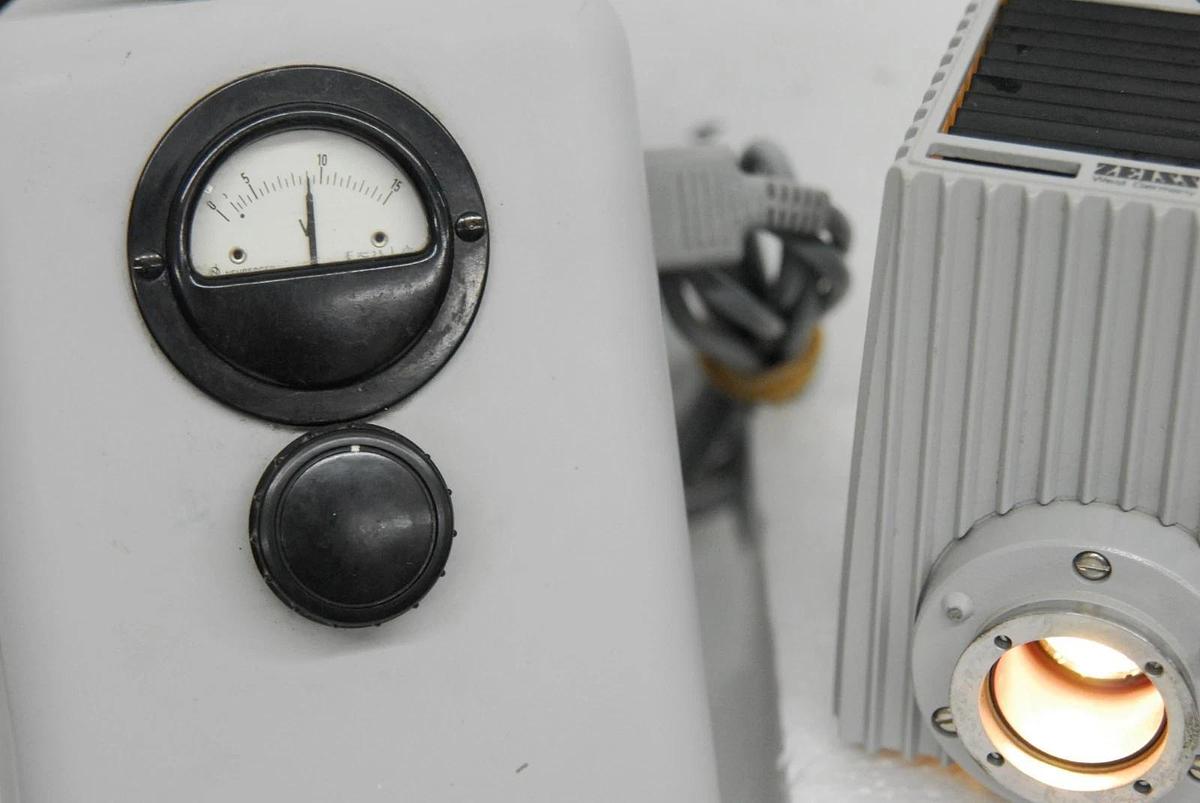 Used Zeiss 39 25 33 Microscope Power Supply  W/ 46 72 59, 46 80 19 Lamp Housing