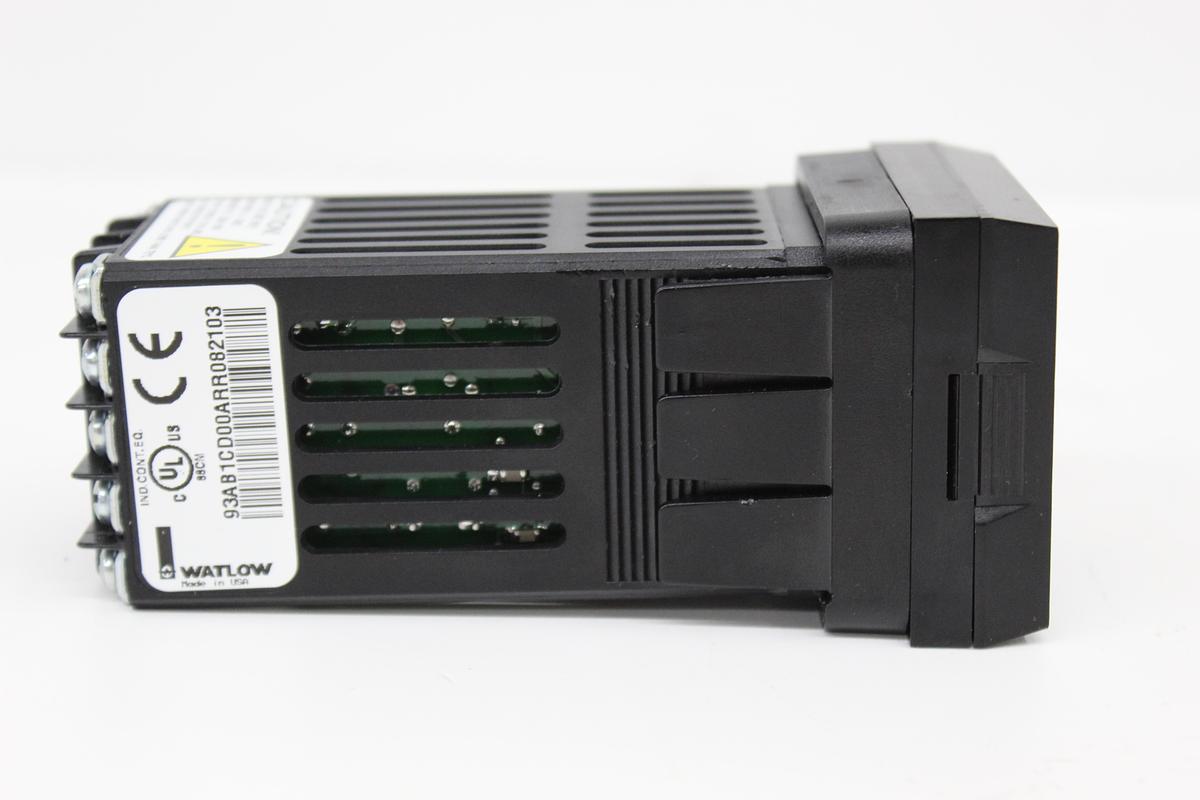 Used Watlow 93 93AB-1CD0-0ARR Digital LED Display Temperature Controller