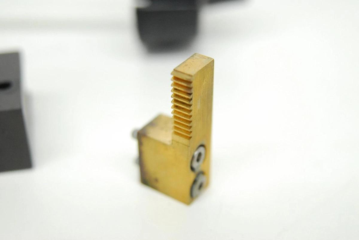 Used Zeiss Axiovert 100 Inverted Microscope Focus Gear Assembly