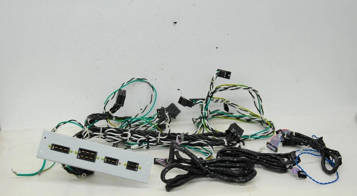 Used Kawasaki D32F-A001 - Lot of Cables/Connectors