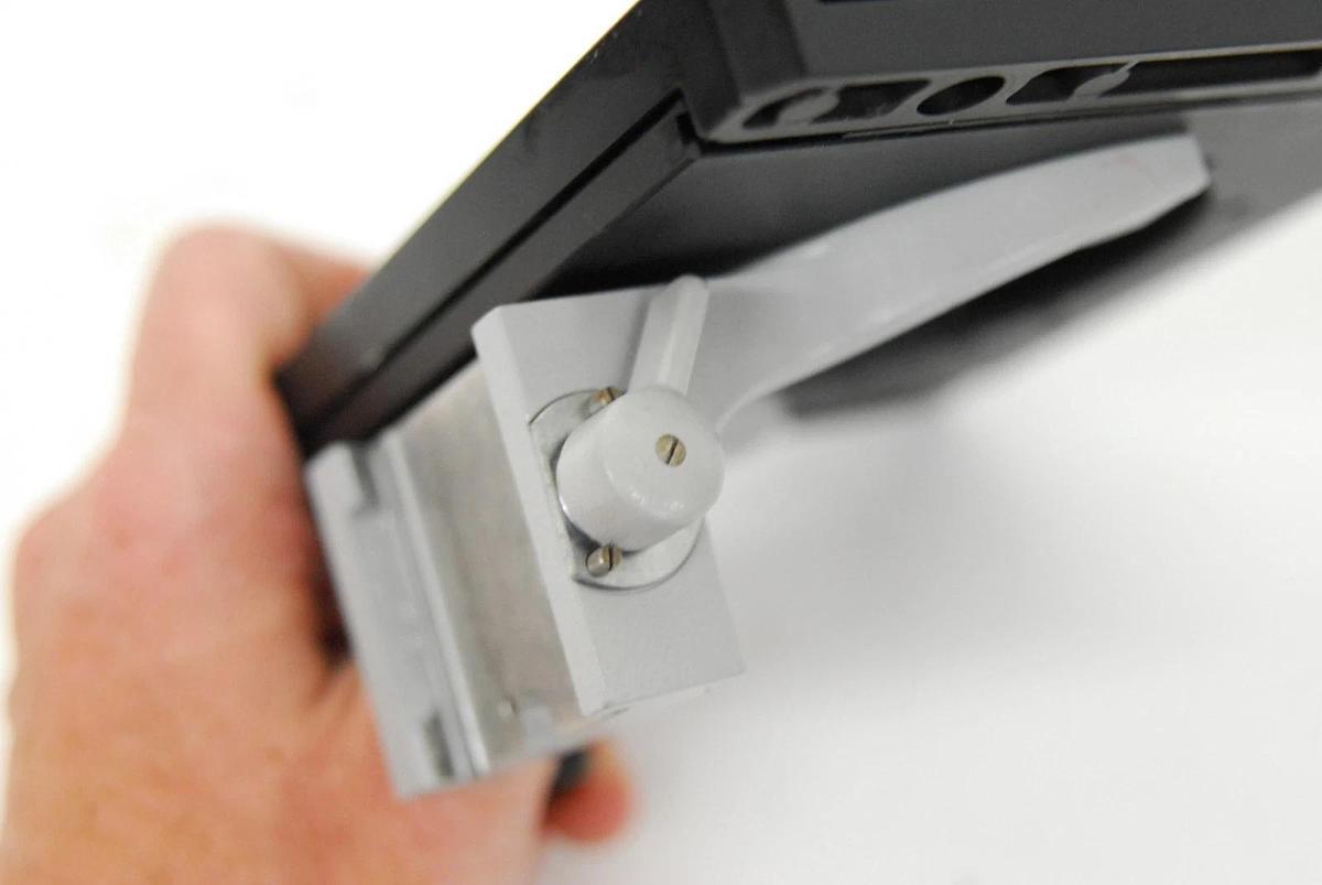 Used Zeiss 47 34 15 Mechanical Stage X-Y Stage W/ Quick Release Stage Carrier