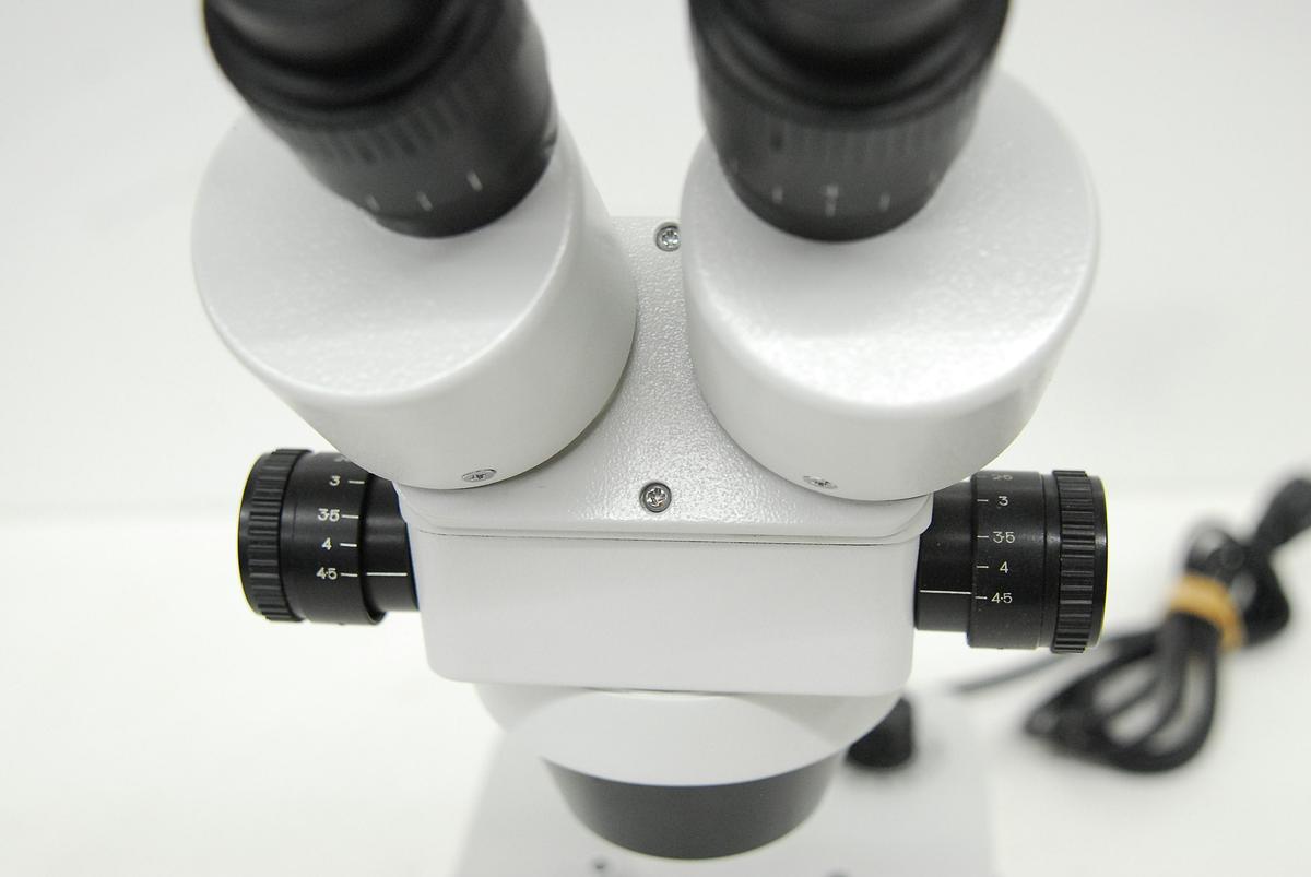 Used Stereo Microscope .7-4.5x (7-45x) Dual Illumination Base