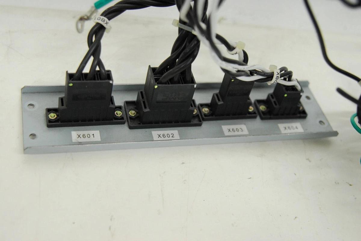 Used Kawasaki D32F-A001 - Lot of Cables/Connectors