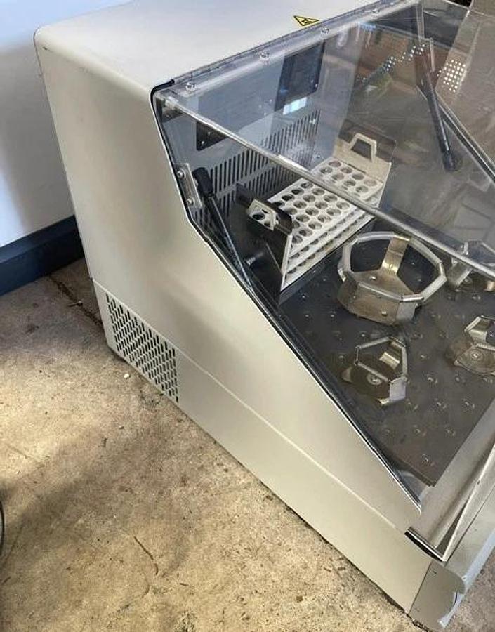 Used New Brunswick M1352-0000 Excella E24 Incubator Shaker