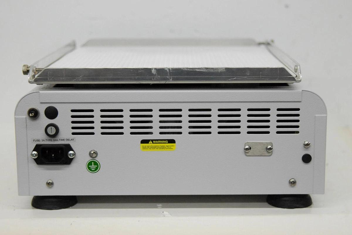 Used Barnstead Lab-Line SHKA2000 MaxQ 2000 Open-Air Platform Orbital Shaker - TESTED