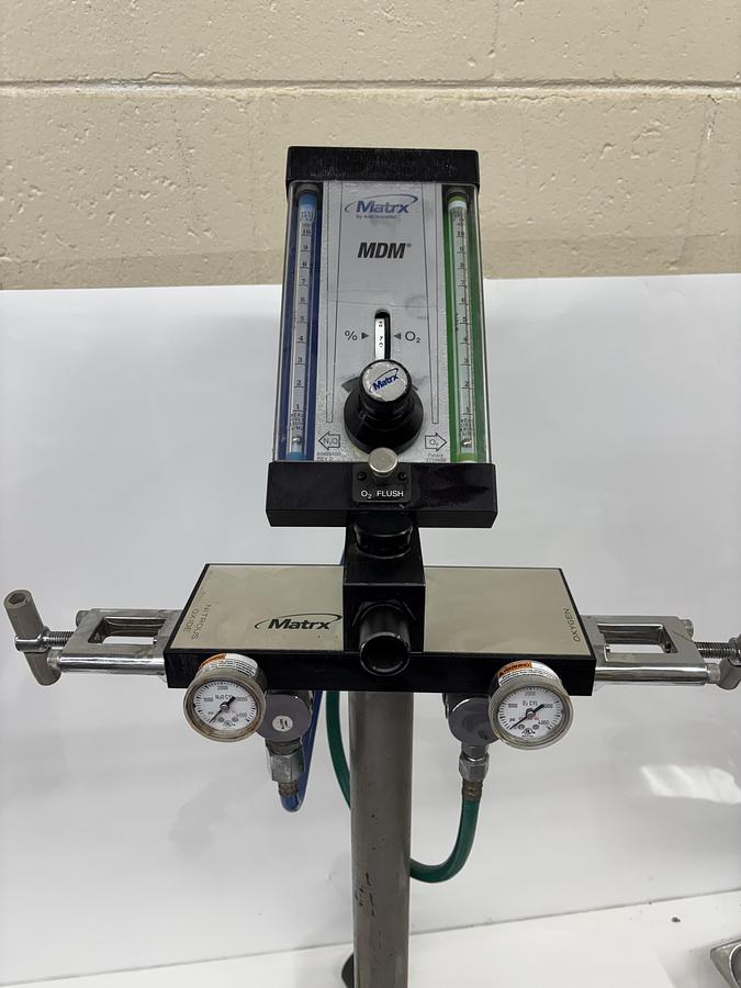 Used Matrx MDM Dental Nitrous Oxide Flowmeter with Pressure Gauges and Cart