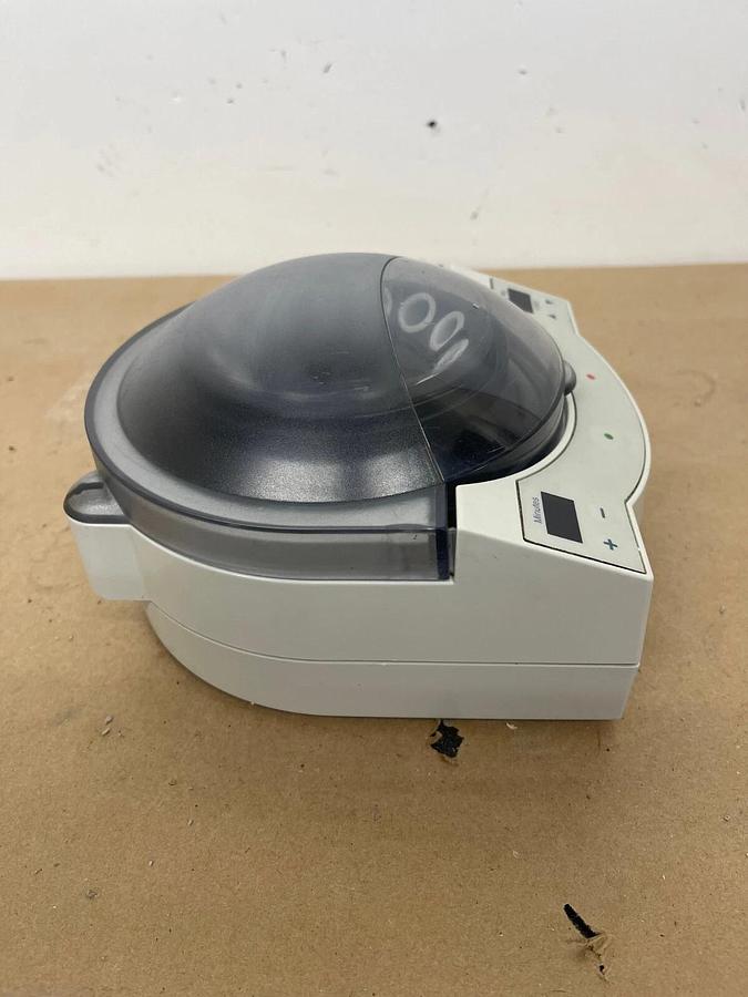 Used Fisher Scientific MicroD Microcentrifuge 5800g W/ 12 Slot Rotor