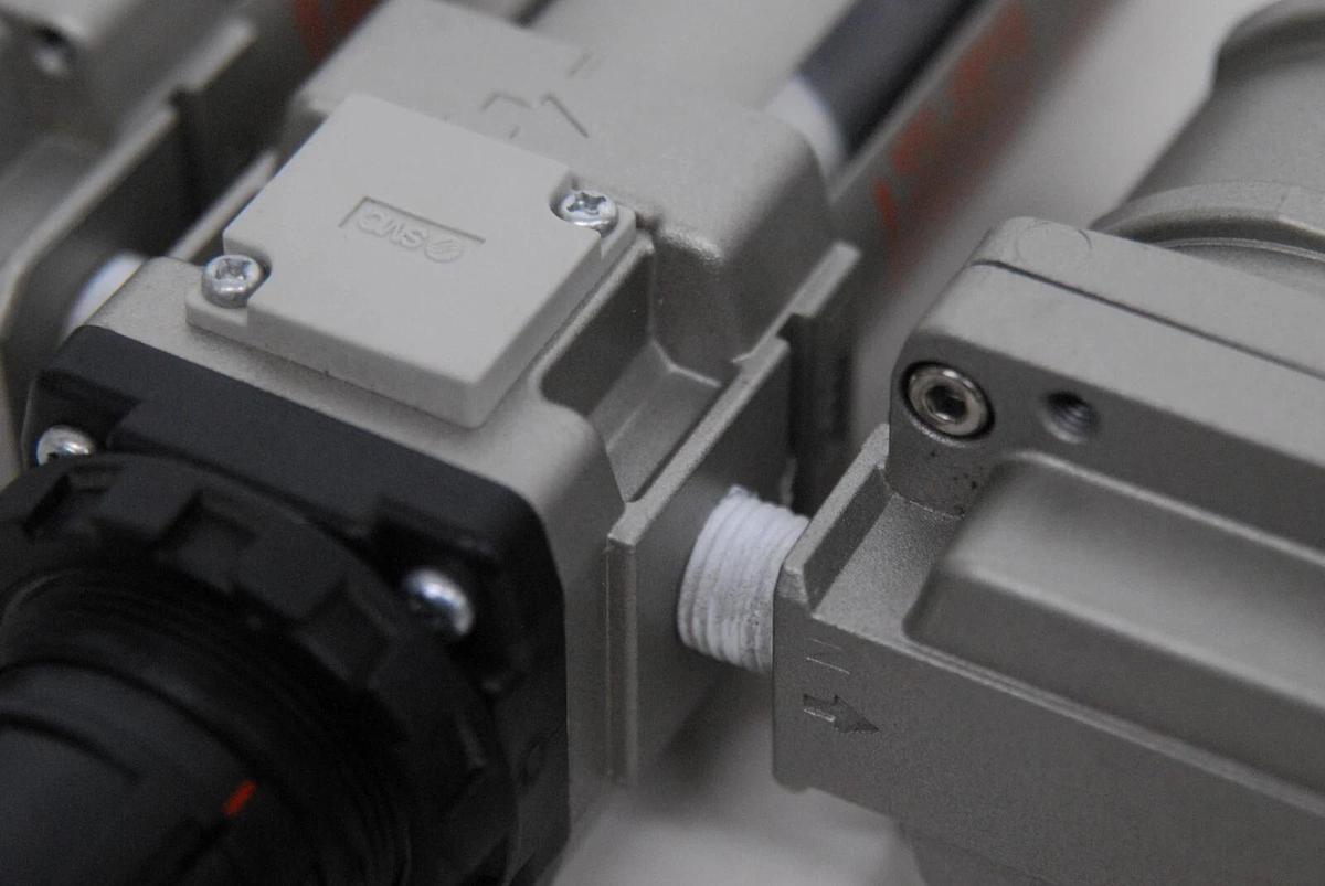 Used SMC AFD30-N02D-Z Micro Mist Separator, AW30-N02DE-Z Regulator,AMG150C-N02D Dryer