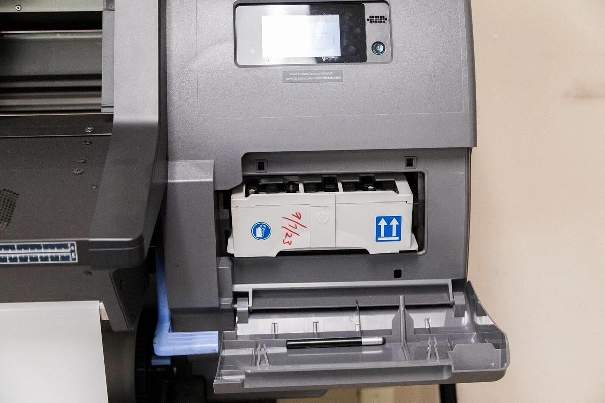 Used HP 315 Latex Printer With Extras - For Parts