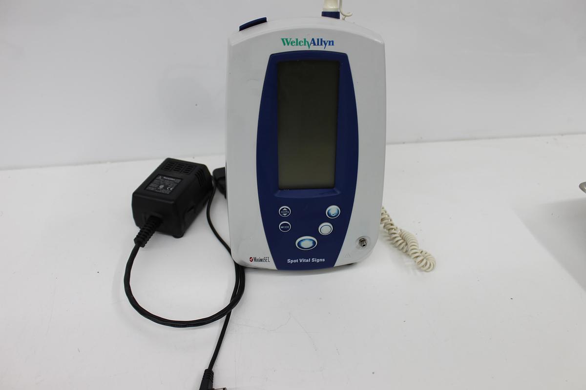 Used Welch Allyn 420 Spot Vital Monitor w/ Temp Probe + Power Supply