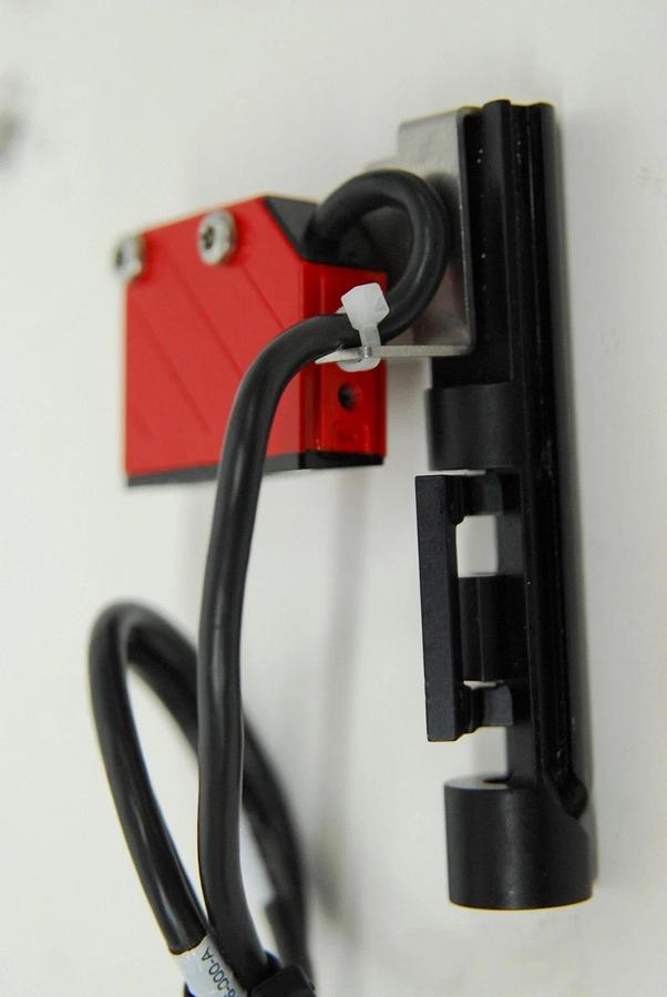 Used Leuze 50105421 BCL 8 SN 492 BHAM Reader Sensor (QIAGEN QIAsymphony SP)