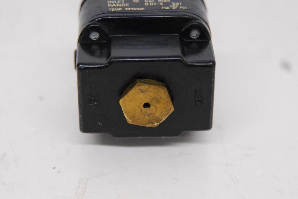 Used Norgren 11-018-100 Air Pressure Regulator - 1/4" NPT 746350064018