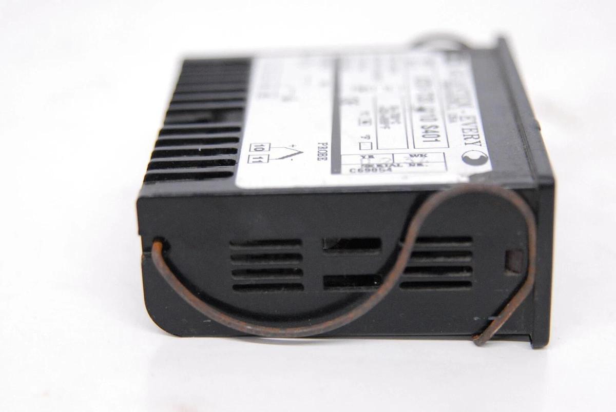 Used Quantem Every QT3-T33 J110 S401 Temperature Controller