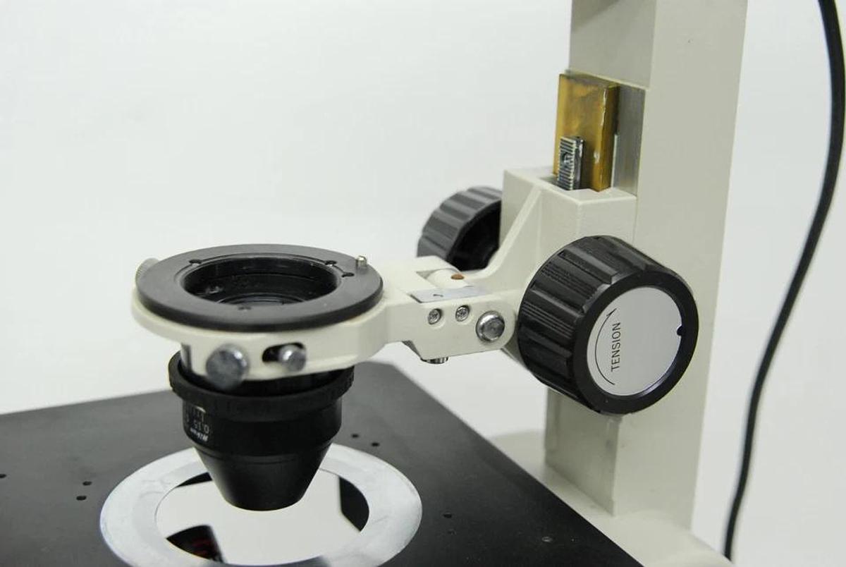 Used Nikon Diaphot Inverted Microscope W/ 4x Objective/Achr 0.15 Condenser/Eyepieces