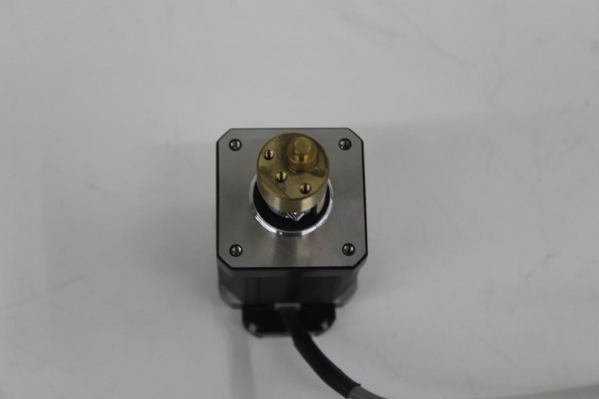 Used LIN ENGINEERING 4118L-07SD-49RO Stepper motors LOT OF 2