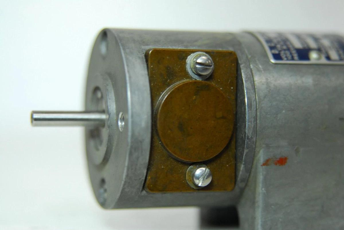 Used Reeves Instrument Corp 135359 A-16-114 DC Tachometer Generator