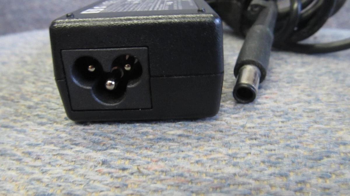 Used HP AC Adapter 608425-003 PPP009d