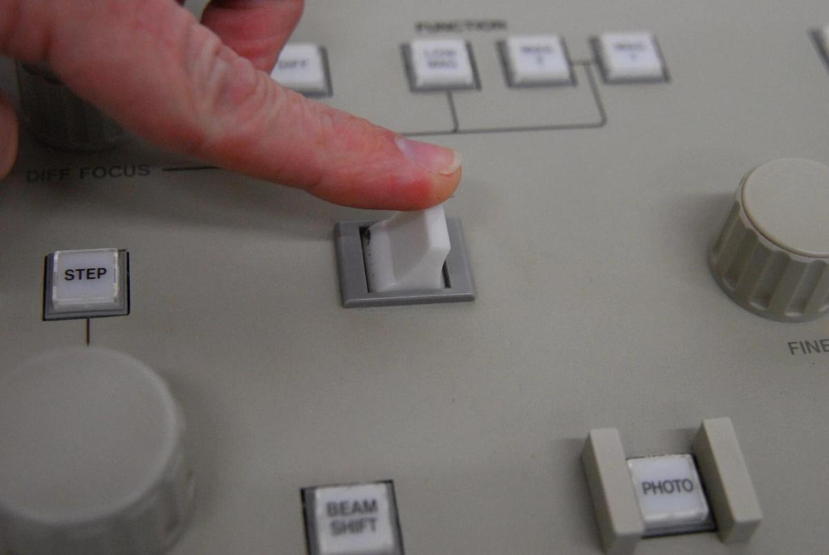 Used JEOL JEM-1230 Transmission Electron Microscope Controller