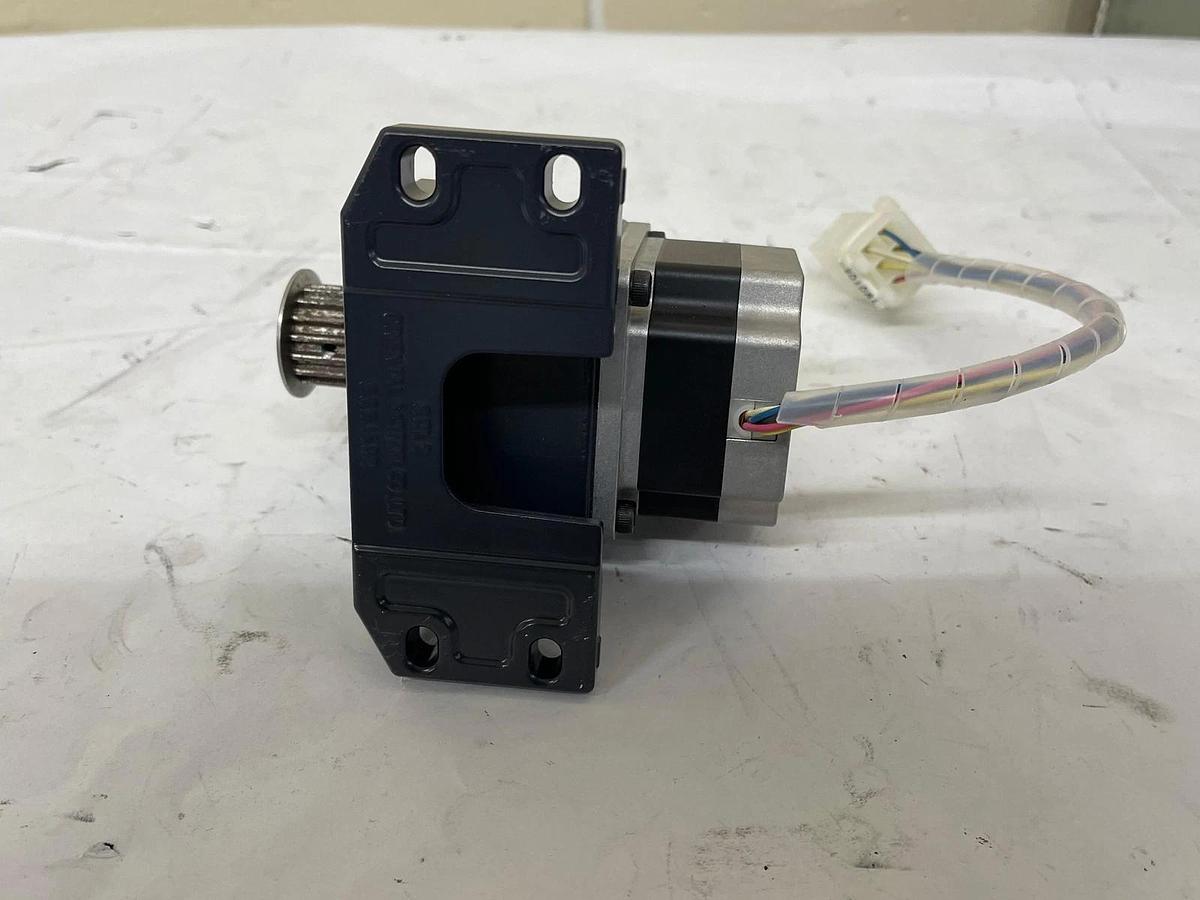 Used Oriental Motor Vexta PK264A2-SG18 Stepper Motor W/ Mount SOL2