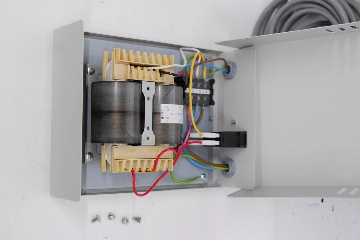 Used Sanyo MCOK-5TR Power Supply 110-120VAC 60Hz 3A from MCO-5AC(IS) Incubator