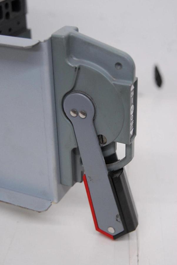 Used GE TED136015 Industrial Circuit Breaker W/ Allen Bradley 1494V-M40 Mechanism