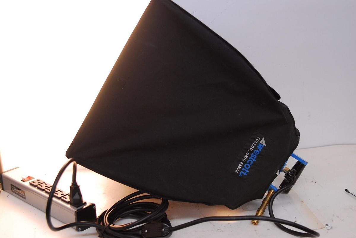 Used Westcott Spiderlite SPIDER Lighting Fixture W/ Bulb