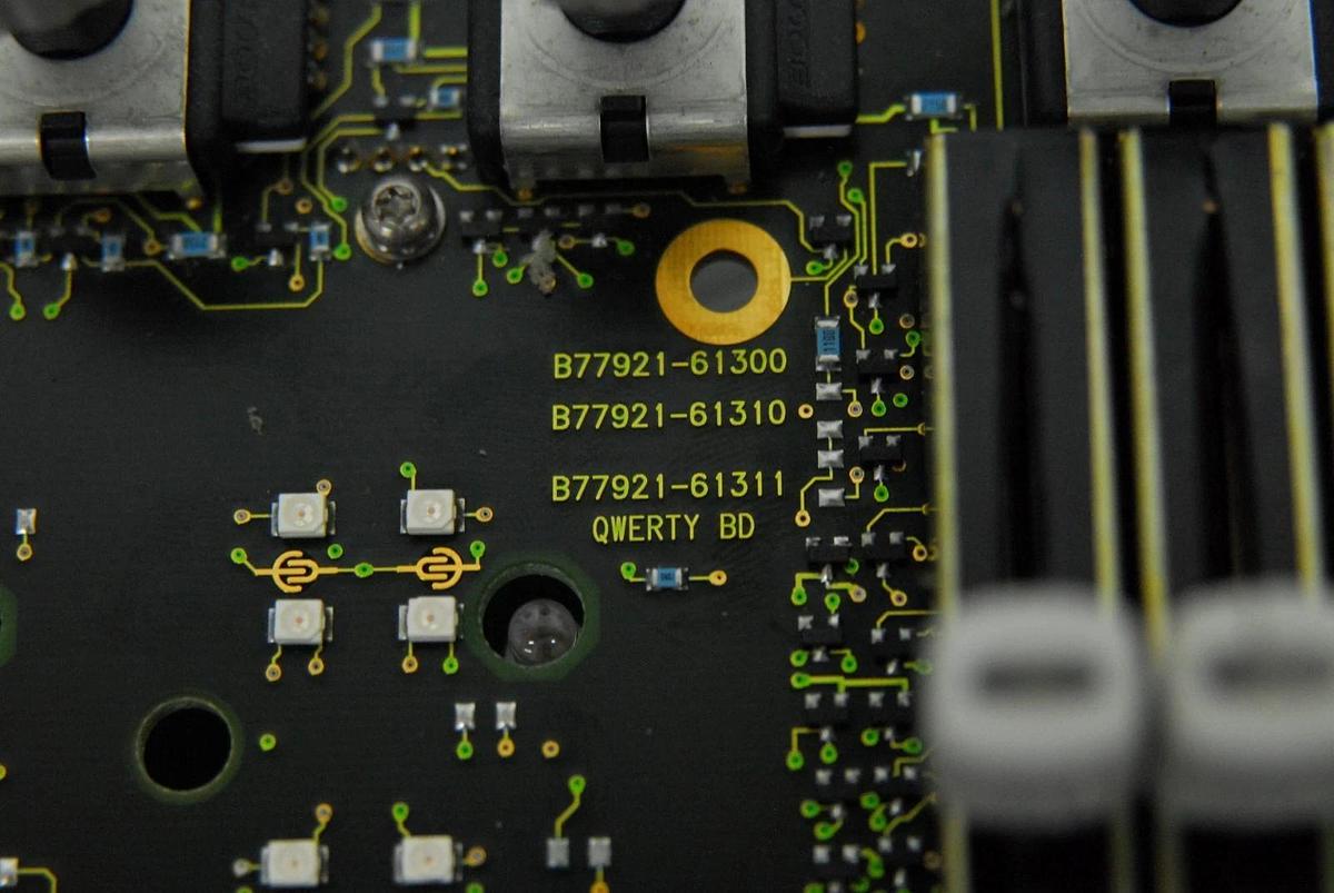 Used HP 77921-21300 QWERTY Board W/ 77921-40040 Button Assembly (Sonos 5500)