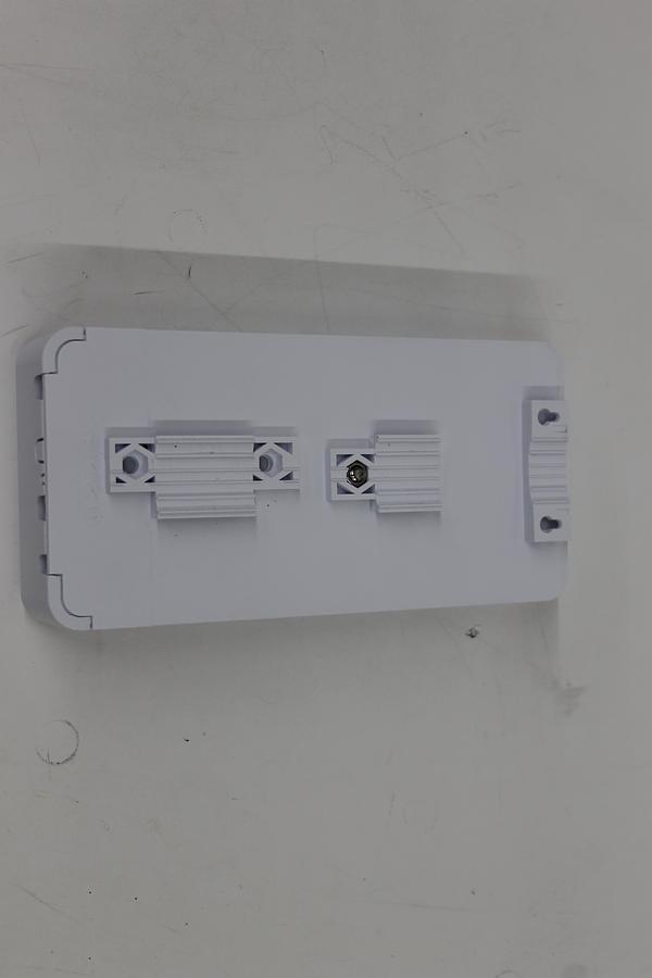 Used Ubiquiti NanoSwitch N-SW Outdoor 4 Port PoE Passthrough Switch