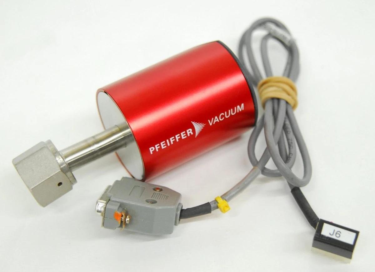 Used Pfeiffer Vacuum CCR 364 Ceramic Capacitance Gauge