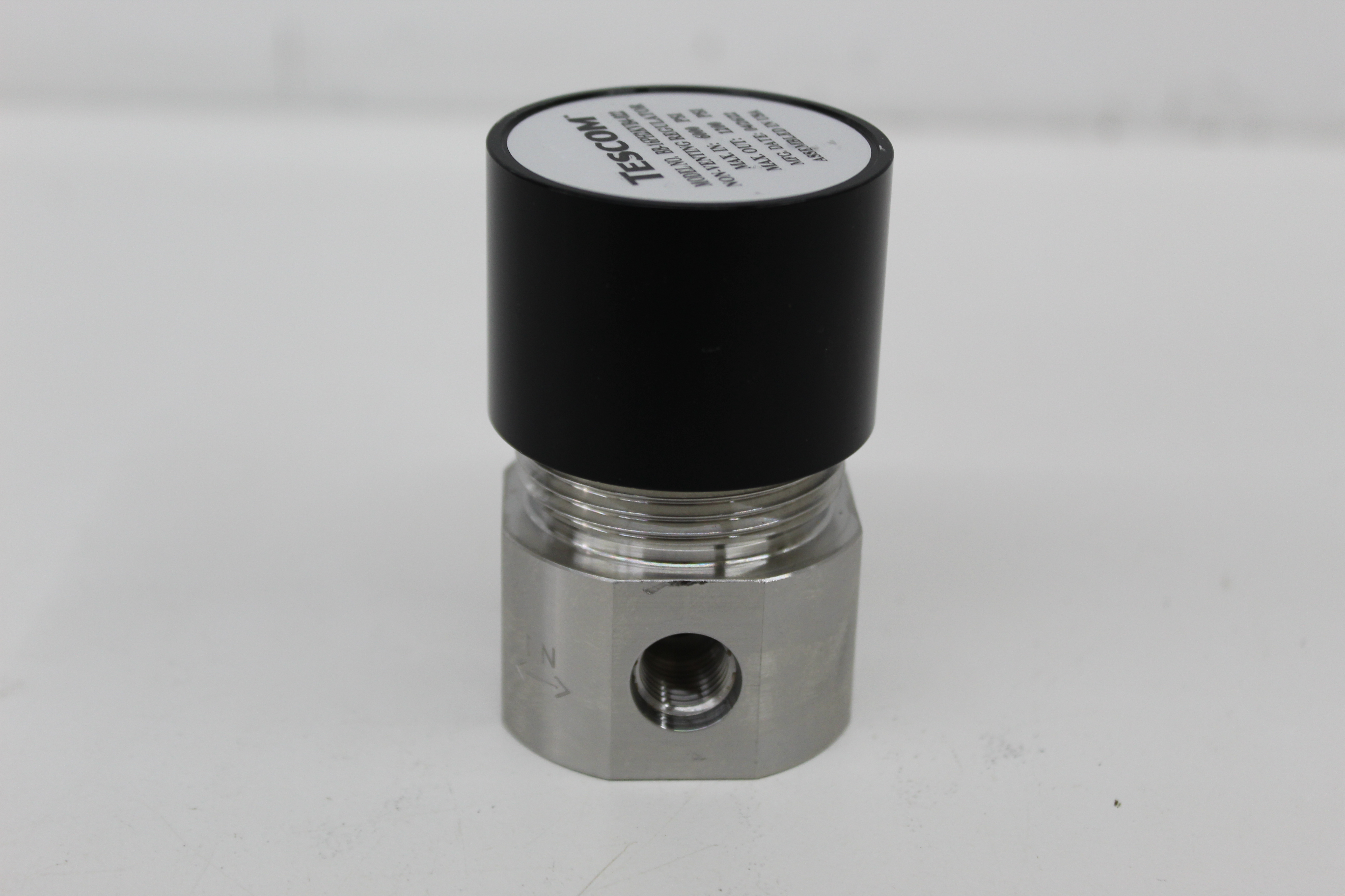 Used TESCOM BB-16PH2KVB4-022 High Pressure Non-Venting Regulator