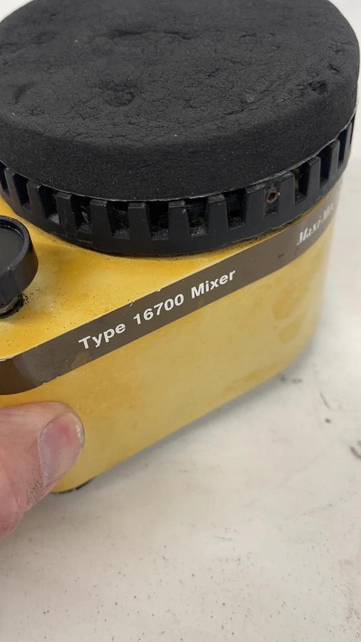Used Barnstead Thermolyne M16715 Maxi-Mix I Type 16700 Test Tube Mixer