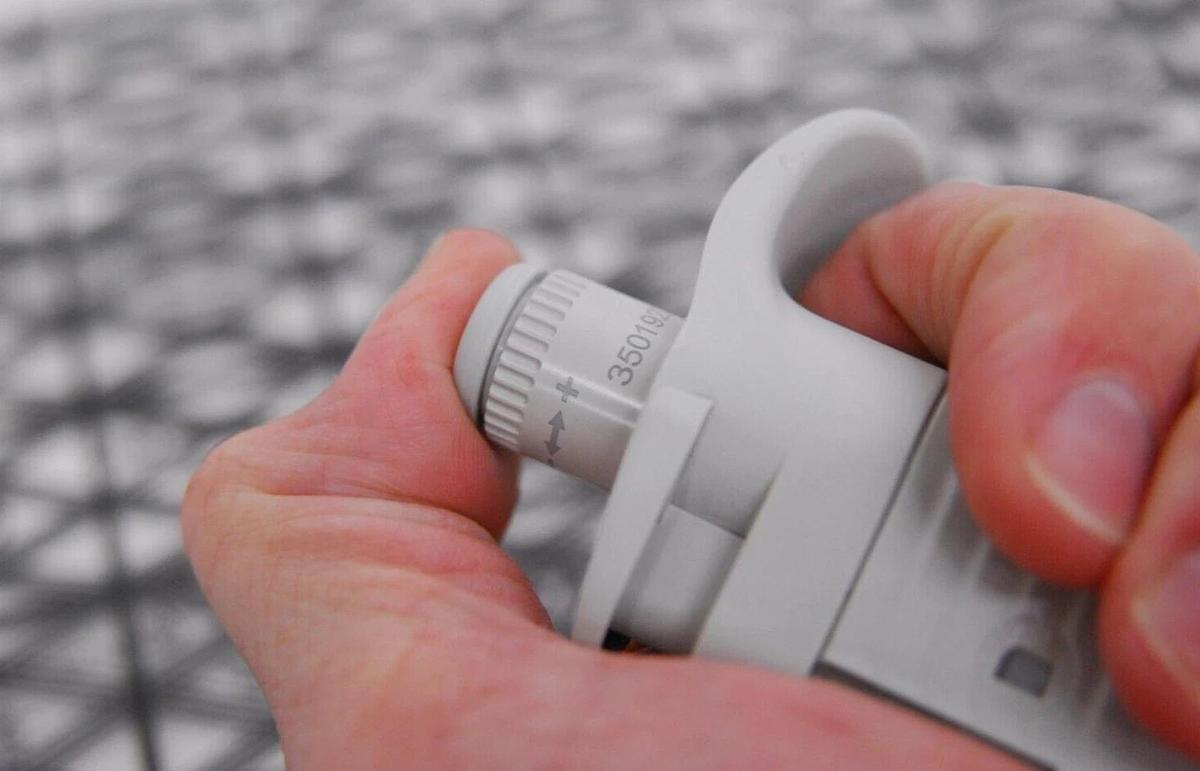 Used Eppendorf Research 10 0.5-10µL 8-Channel Manual Pipette