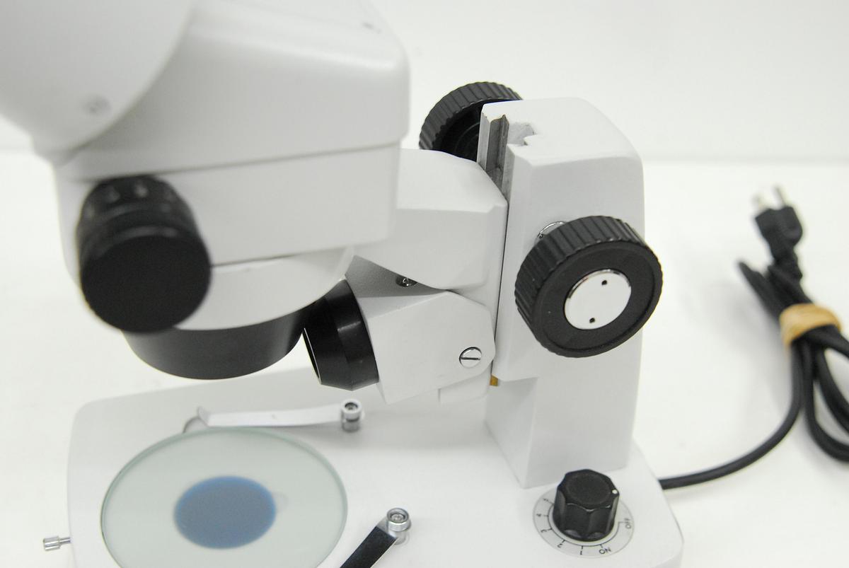 Used Stereo Microscope .7-4.5x (7-45x) Dual Illumination Base