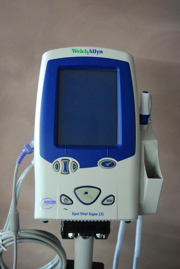 Used Welch Allyn 45NTO Vital Signs Spot LXi Patient Monitor W/ Stand, and MORE