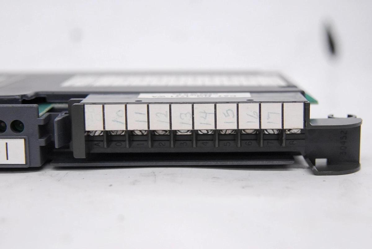 Used Allen-Bradley 1771-OA (120V) AC Output Module W/ Wire Arm 1771-WA
