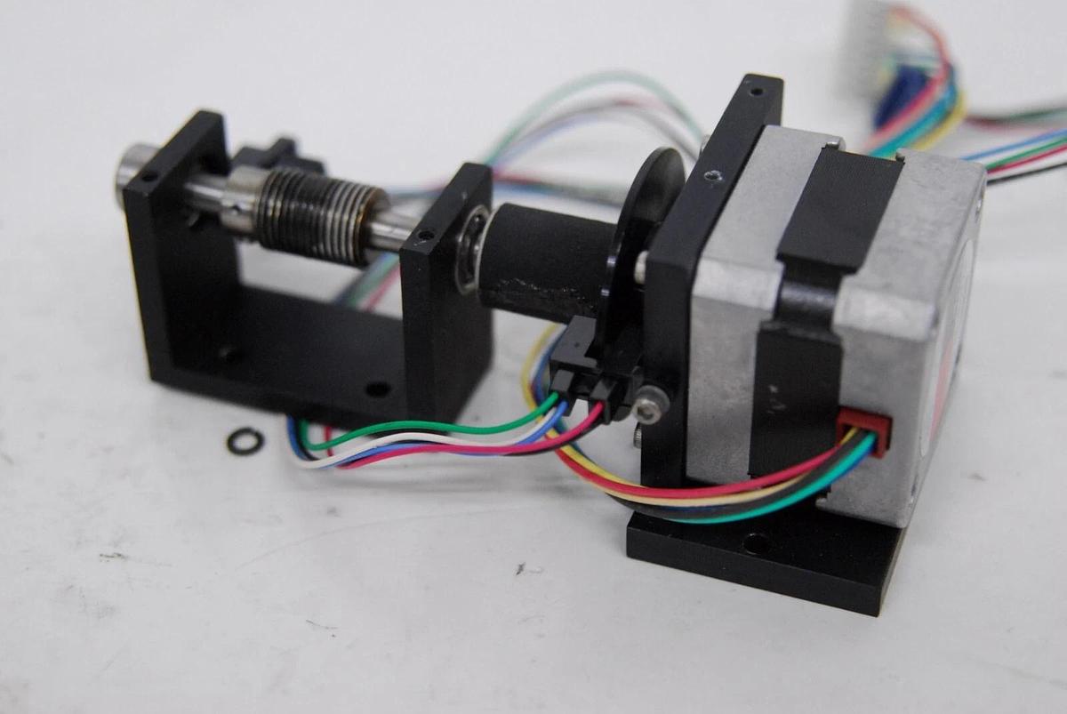 Used Oriental Motor Vexta PX243M-01AA Stepper Motor - Horiba Jobin Yvon FluoroMax-3