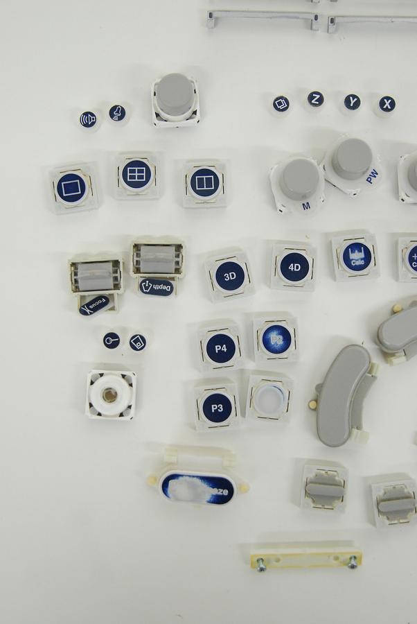 Used GE KTZ300425 Keyboard Caps/Buttons - Voluson E8