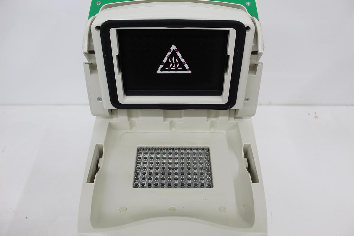 Used Bio-Rad T100 186-1096 96-Well PCR Thermal Cycler Touchscreen