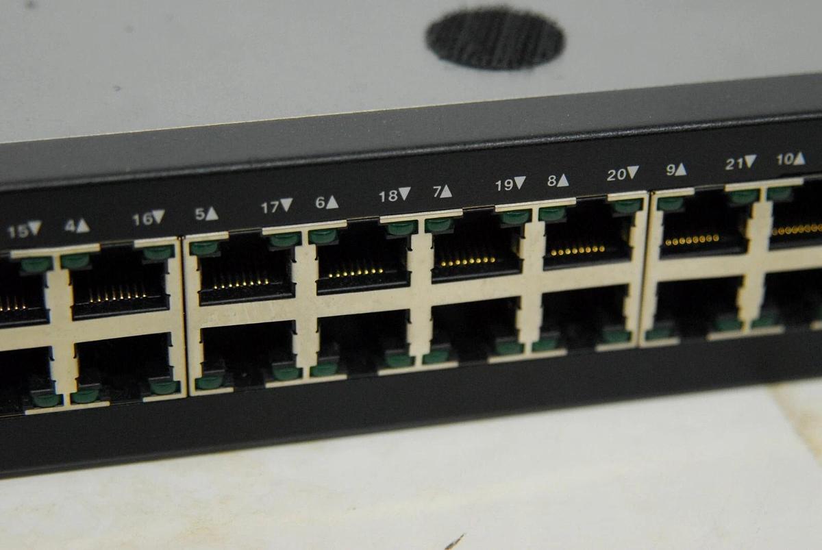 Used Cisco SG100-24 v2 24-Port Gigabit Switch Unmanaged