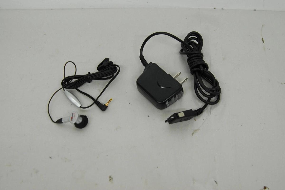 Used LG VX8300 (Verizon) Cellular Phone W/ Accessories 842623286535