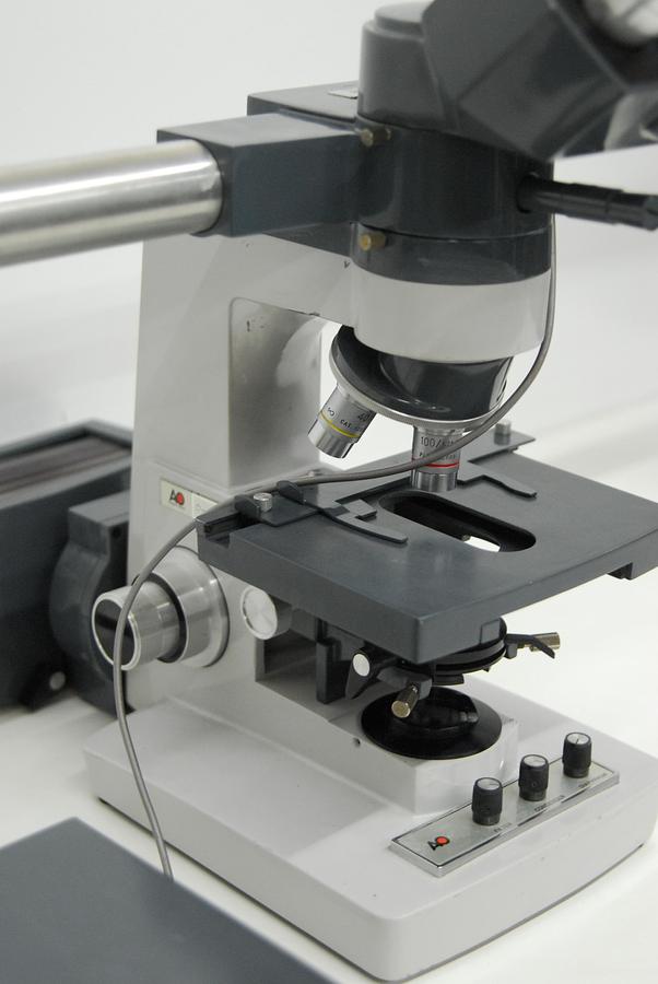 Used AO American Optical One-Twenty Teaching Microscope W/ 4x 10x 40x 100x Objectives, Power Supply, MORE