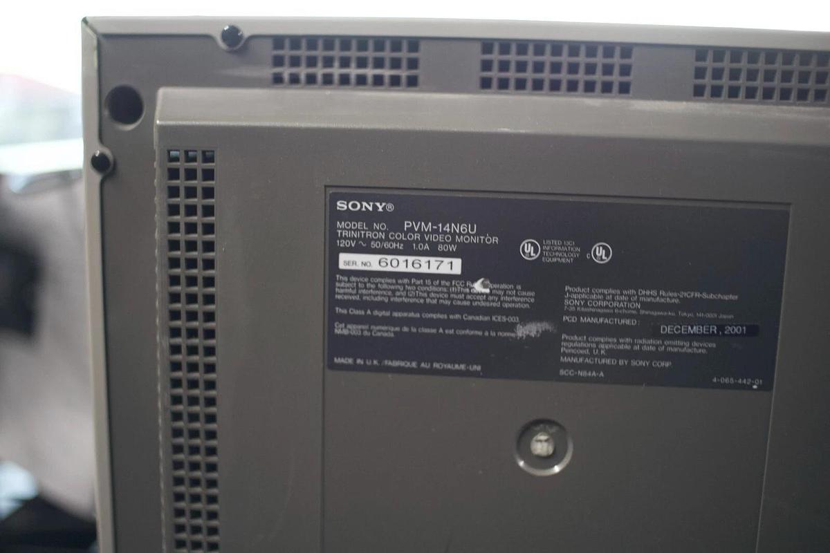 Used Sony Trinitron PVM-14N6U - 14"