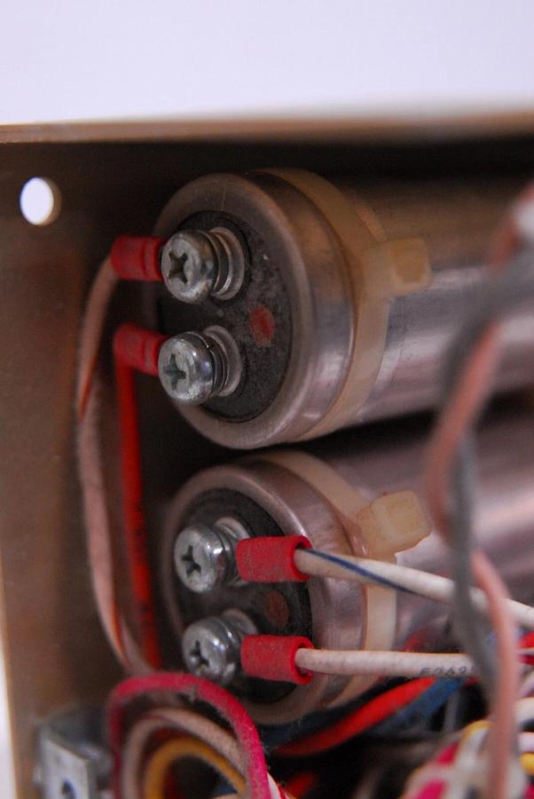 Used Deltron Regulated Power Supply Model 630031, 8994-2 (15V 2.4A)