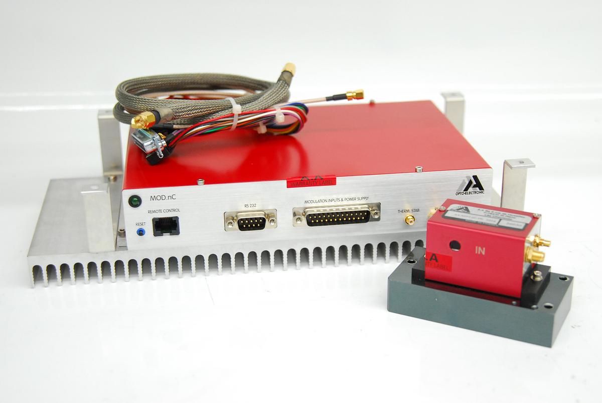 Used AA Opto-Electronic MOD6C-B4DB2510k410k-3070SA-VIS AOTFnC-VIS-TN 1105 Modulator