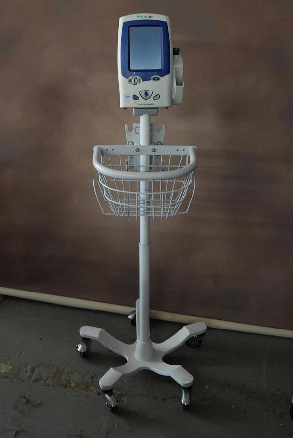 Used Welch Allyn 45NTO Vital Signs Spot LXi Patient Monitor W/ Stand