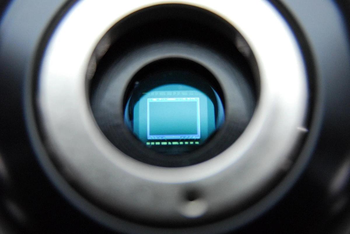 Used Olympus Q-Color3 3.2 Megapixel RTV CCD Microscope C-Mount Camera