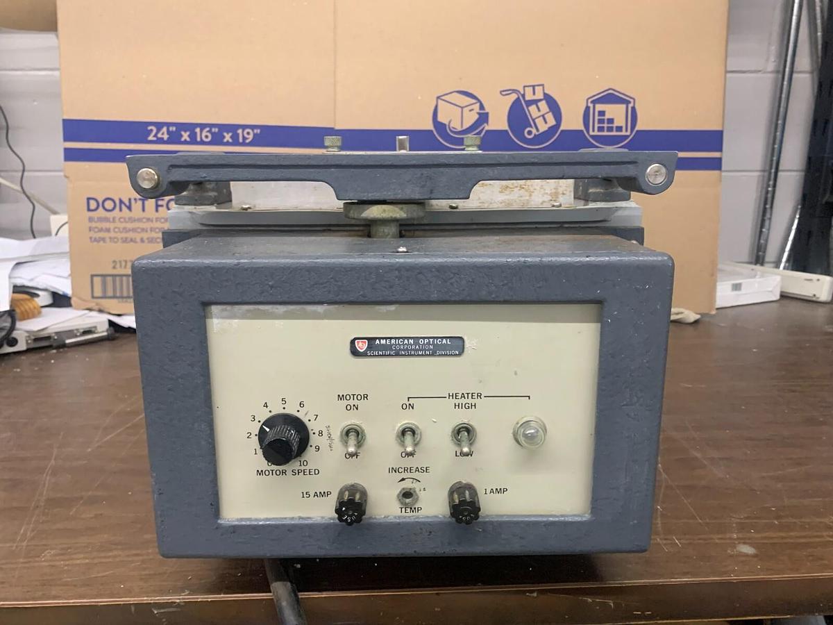 Used American Optical Temperature Control Water Bath w/ Shaker Tray 02156 - Tested!