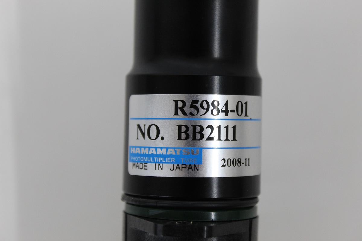 Used Hamamatsu R5984-01 Photomultiplier Tube w/ C6270 Socket