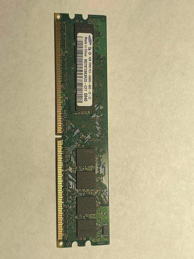 Used 1GB Samsung M378T2863RZS-CF7 (0840) PC2-6400U-666-12-ZZ 240-pin
